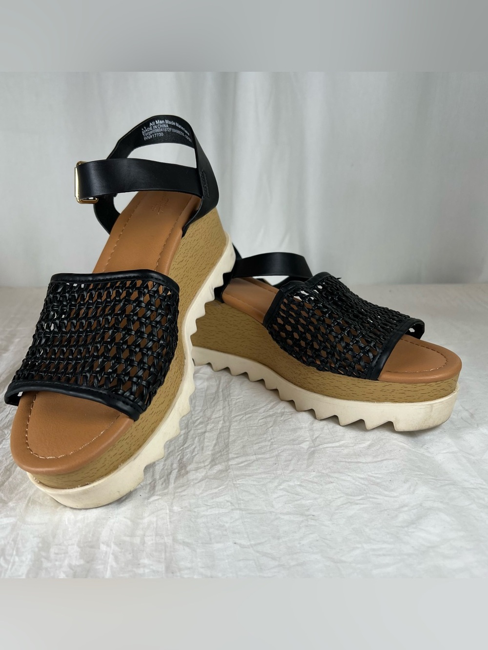 Universal Thread Women’s sz11 Black Woven Platform Wedge Sandals Ankle Strap